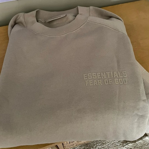 Essentials 2x crewneck new without tag - Picture 1 of 1